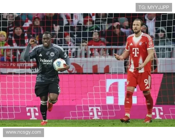 拜仁连环玩火惨送空门球笑纳大